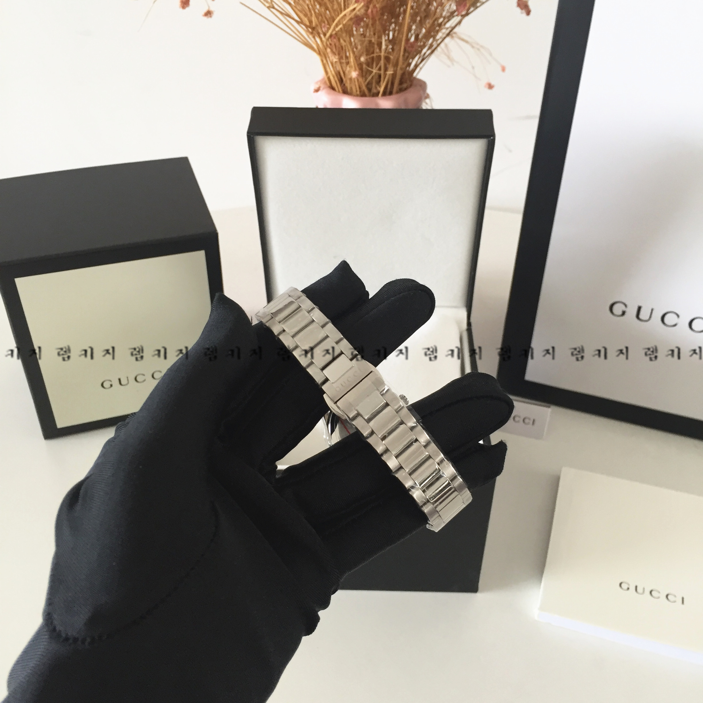 구찌 G타임리스 캣 워치 은장 여성 메탈시계